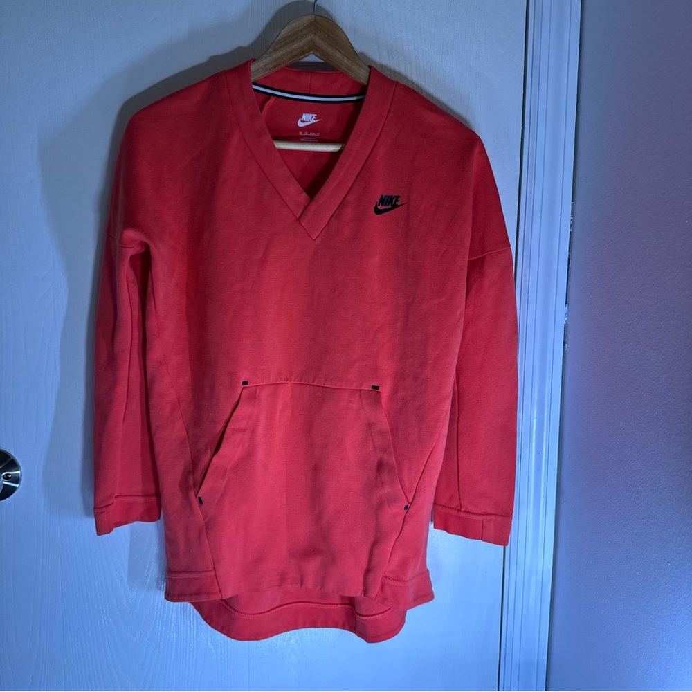 NWOT Nike Sportswear Tech Fleece Women's V-Neck Sweatshirt Ember Glow - Picture 9 of 10